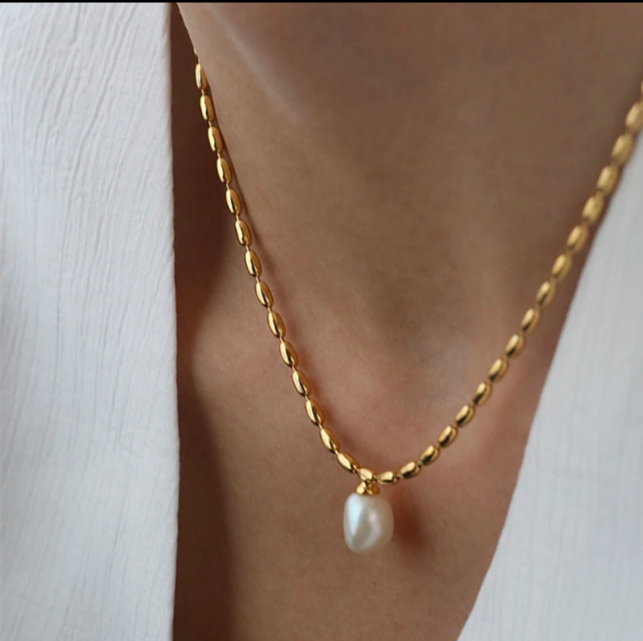 Oval Pearl Pendant Gold Plated Stainless Steel Necklace